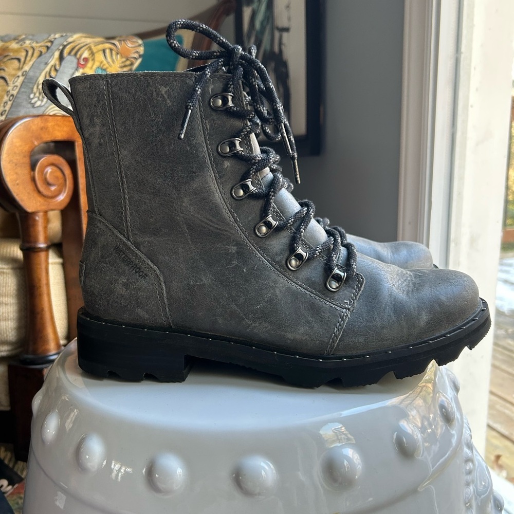 Waterproof Sorel Gray Ankle Boots Size 10 Excellent Condition - Picture 2 of 7
